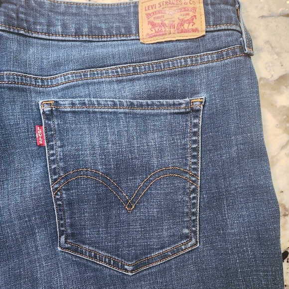 Levi Classic Straight Jeans  Size 18 - Picture 5 of 10